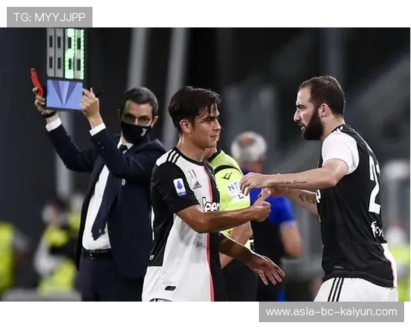 尤文迪巴拉外脚背弧线球直挂死角技惊四座